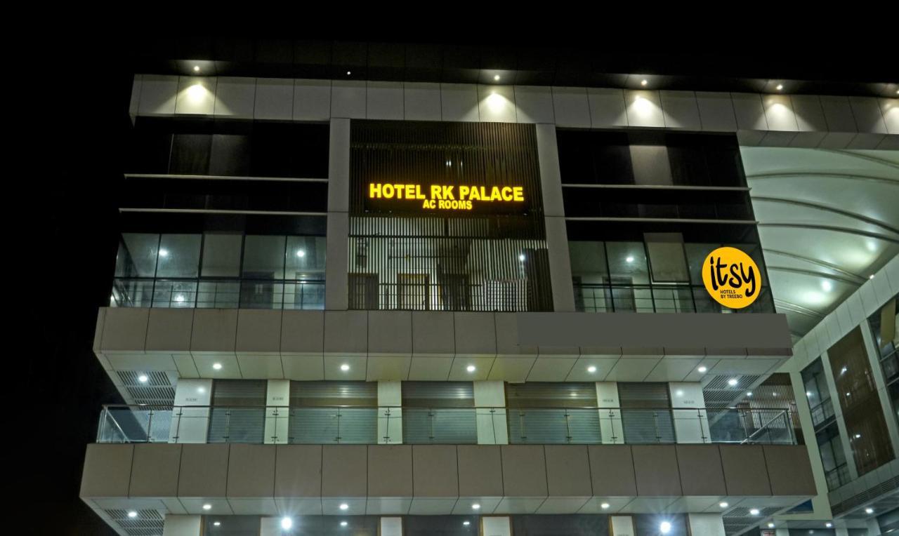 Itsy Hotels Rk Palace Vadodara Exterior foto