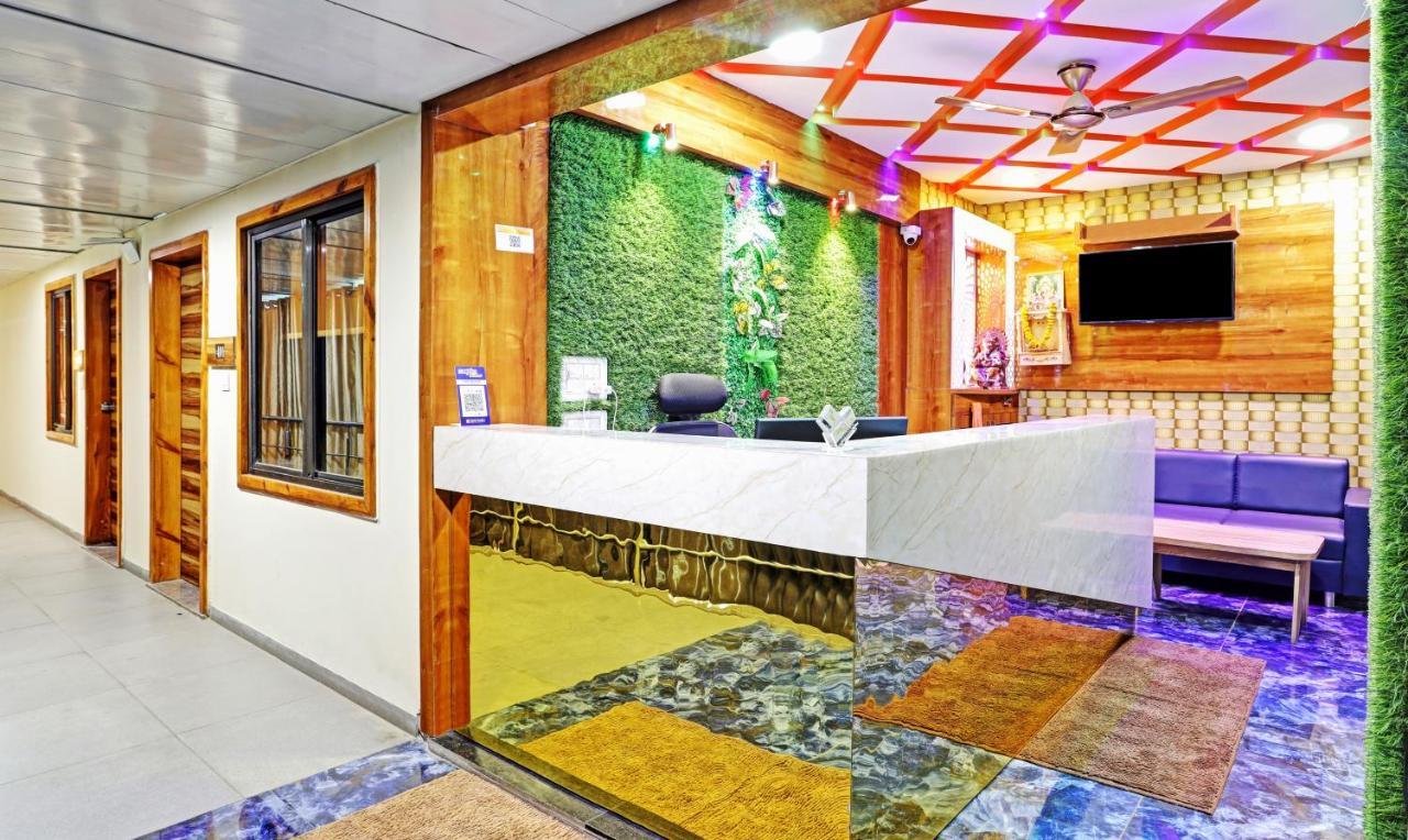 Itsy Hotels Rk Palace Vadodara Exterior foto